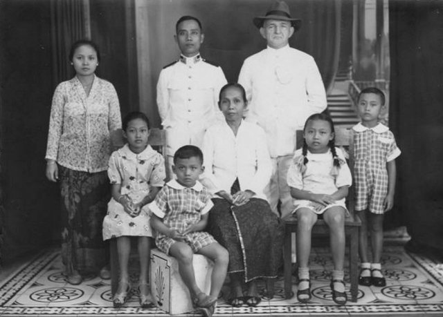 Tosses_Piet Tosses Rosalien en kinderen