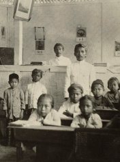 Dessa school, Java (ca. 1920)