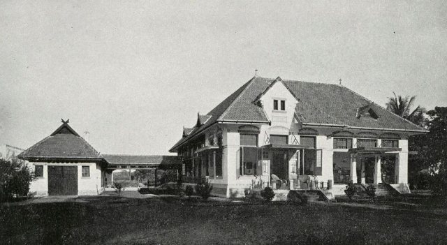 Moderne villa te Semarang. Woonhuis Mr. v. Embden (Cult. Mij. de Vorstenlanden.) Architect C. H. Lugten.