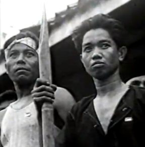 Pemudas met bambu runcing