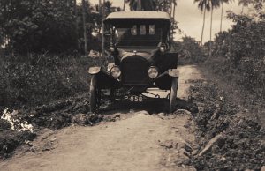 Auto op weg ten zuiden van Banjoewangi