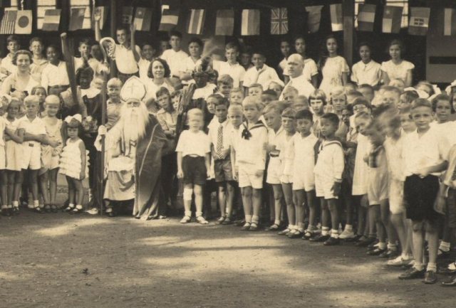 Schoolbezoek. Locatie onbekend.