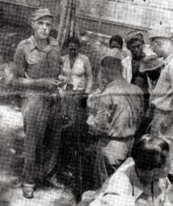 Jan Uitham (links) tijdens zijn verblijf in Indië