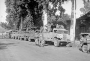 Brits konvooi in Buitenzorg, 1945.