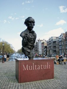 Standbeeld Multatuli, Singel