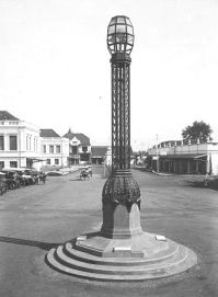 Bandoeng_lamp_1926