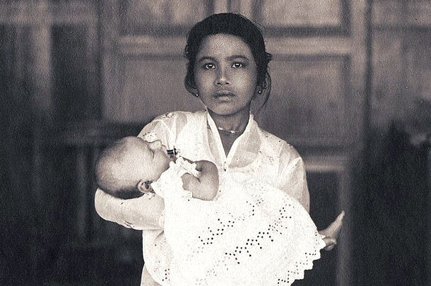 Baboe met 'Indisch mensenkind'?