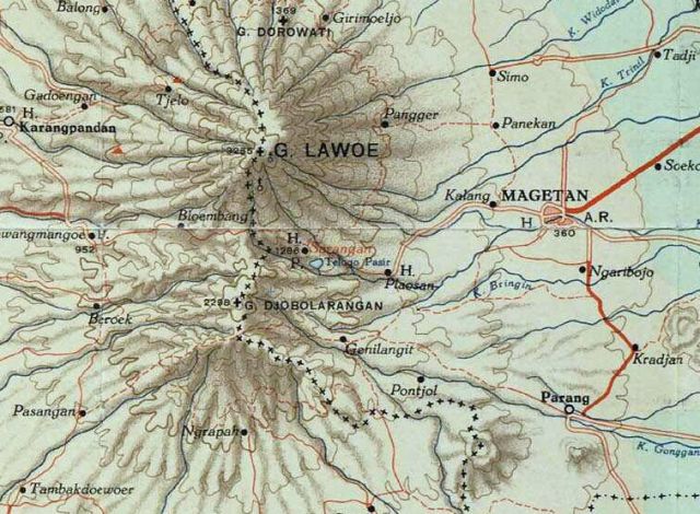 Sarangan aan de voet van de Lawoe