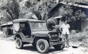 Toon Eestermans en jeep