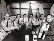 Vergaderende ambtenaren Binnenlands Bestuur, ca. 1940