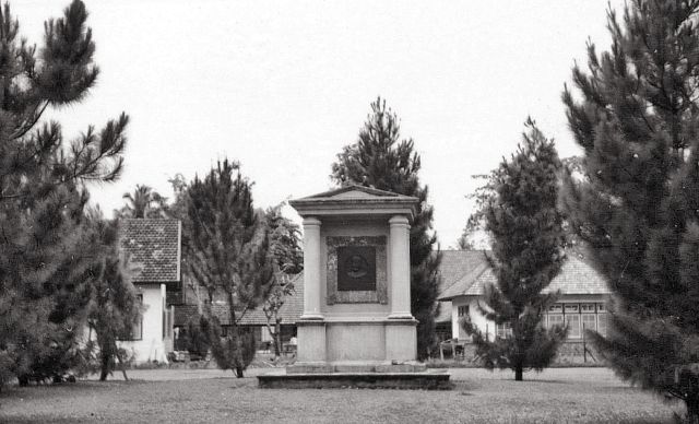 Het Welsinkmonument in Sibolga
