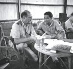 Palembang_Kolonel Mollinger, territoriaal commandant van Zuid-Sumatra, met kolonel Simbolon van de TNI_Nationaal&nbsp;archief-DLC