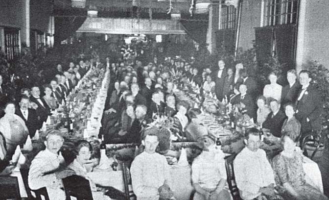 De ´verjaardag´van Ottolander in Hotel Klaassen